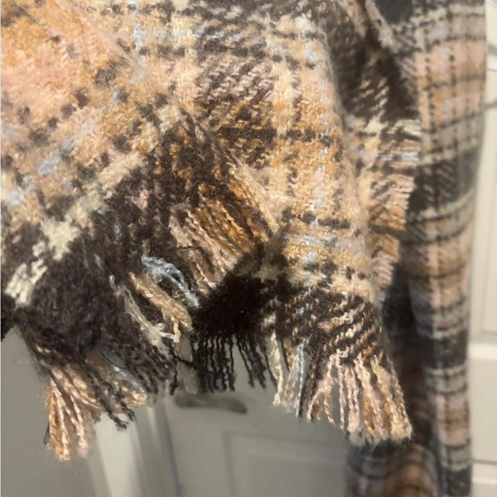 EMANUEL GERALDO Plaid Blanket Scarf in Brown, White, and Pink
